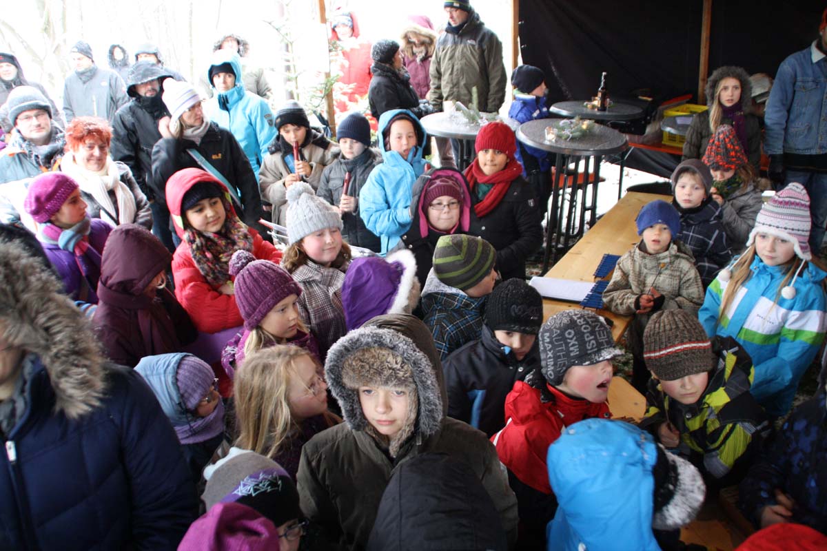 Weihnachtsmarkt im Schnee in Rohrbach