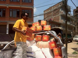 DMG - Hilfstransporte der nepalischenb Kirche