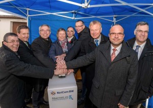 2015-12-16_Erster_Breitbandkunde_geht_am_16.Dezember_ans_Netz