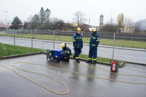 Grundausbildungsprüfung THW Sinsheim 12.12.2015-3