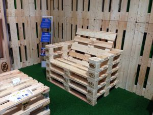 Foto Spedition Wolf_Gartenmöbel aus Holzpaletten