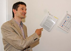 16.06.27_ Hausordnung nur auf deutsch  - das muss sich ändern - Hermino Neckarbischofsheim _heb