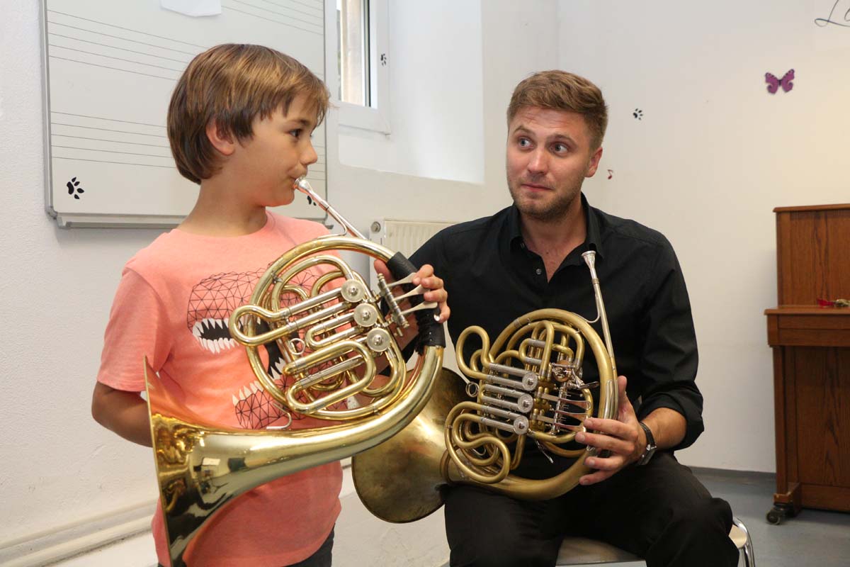 Jetzt wird auch Horn unterrichtet