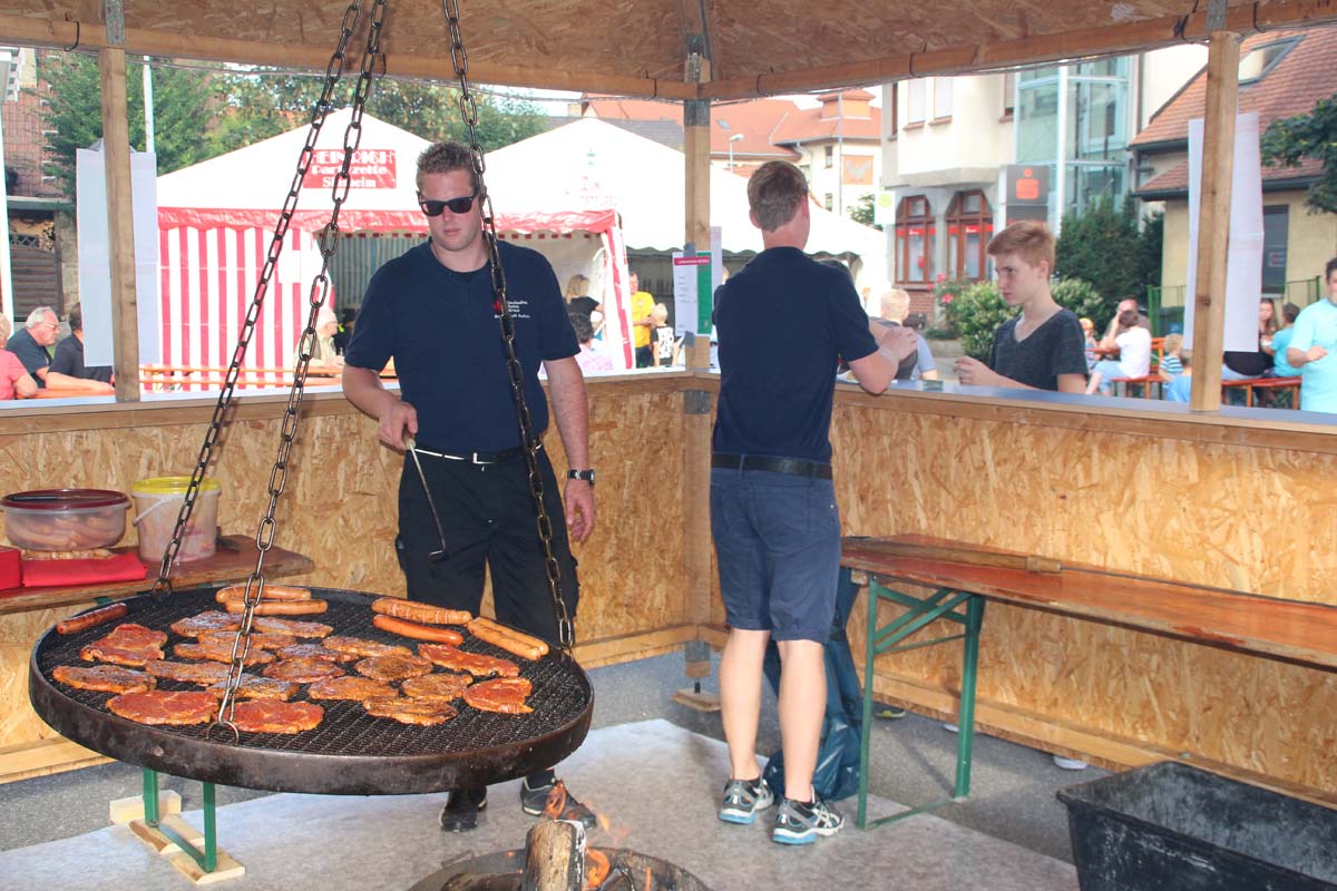 18. Dorffest Reihen Speisen und Getränke