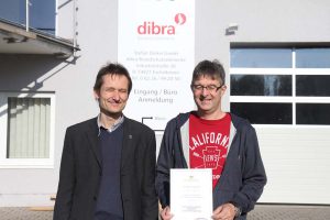 16-10-11_-dibra-stefan-dinkel-dibra-eschelbronn-ehrenamtsfreundlicher-arbeitgeber-im-bevo%cc%88lkerungsschutz-_heb