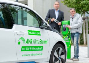 2016-10-07_neue-elektro-tankstelle-am-avr-geschaeftsgebaeude