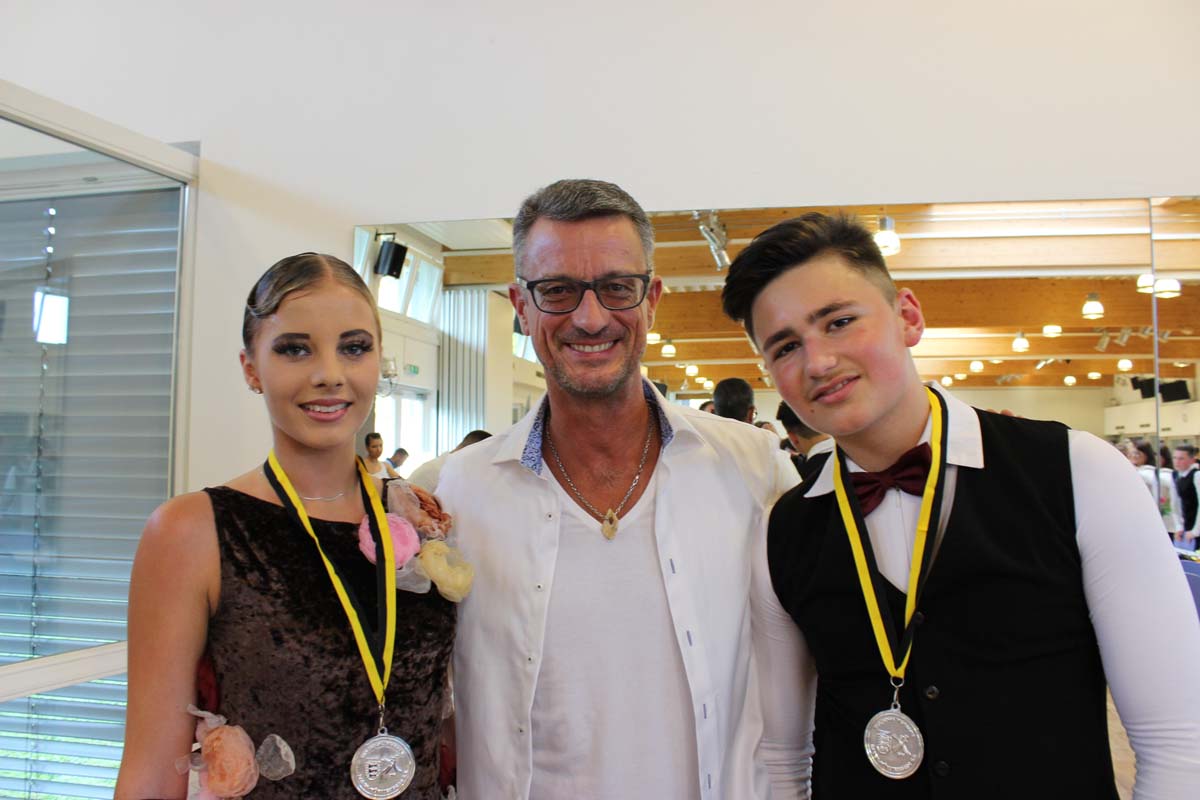 Erfolgreiche Jugendpaare beim Tanzsportclub Rot-Gold