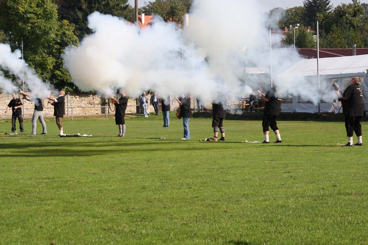 Mit Schall und Rauch