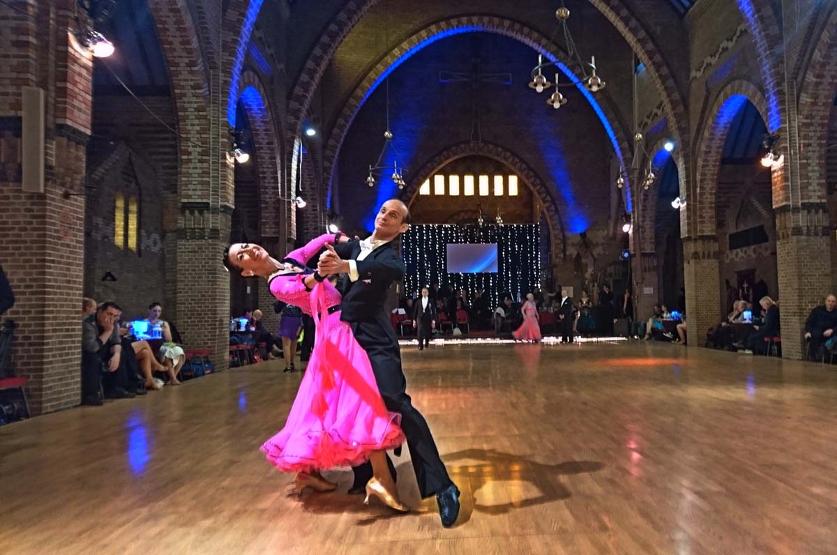 Turniertanz in der Kirche