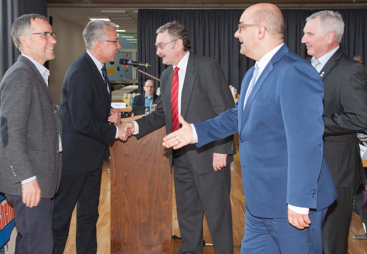 Kreistagsitzung in Ilvesheim, Verpflichtung neuer Kreisräte, Kla