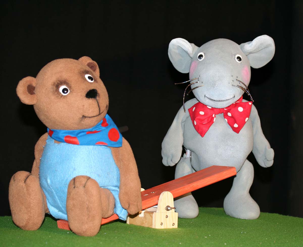 Philipp und Tom auf der Wippe