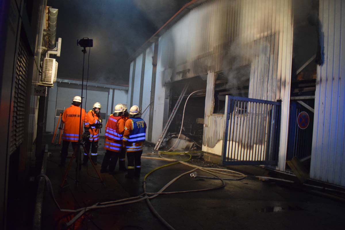 Brand einer Lagerhalle – 200.000 Euro Schaden