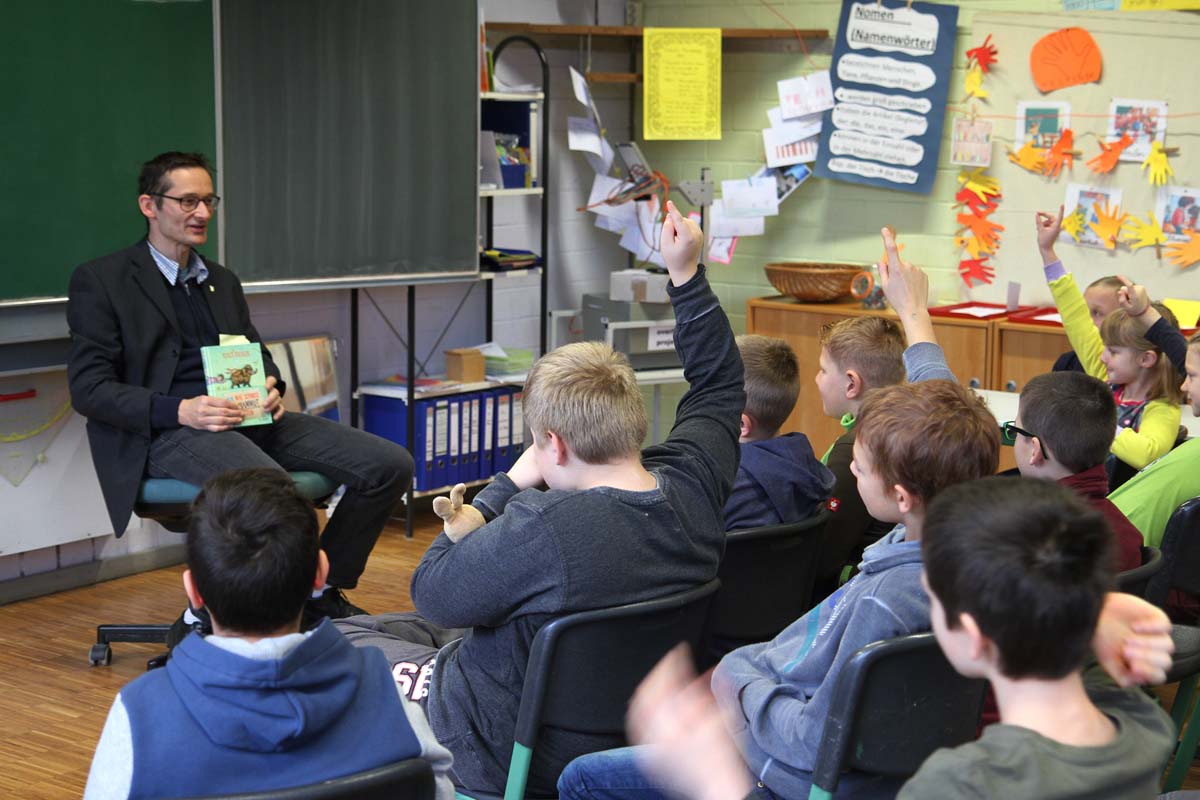 Was frisst ein Mammut und was macht ein Politiker?