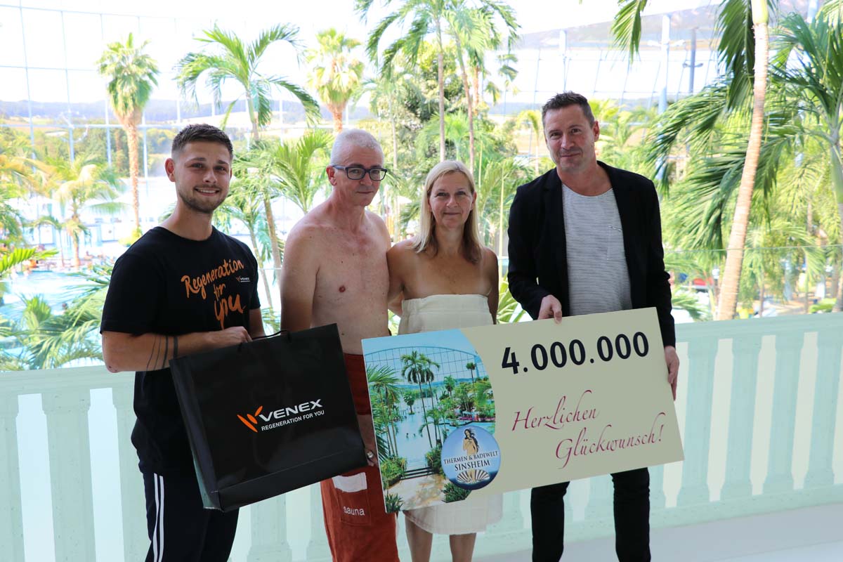 Viermillionster Gast checkt ins Südsee-Paradies ein