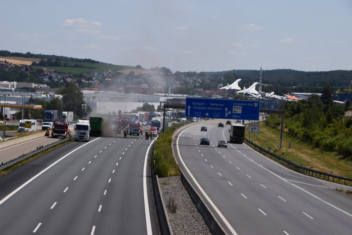 A6 bei Sinsheim nach Lkw-Brand voll gesperrt