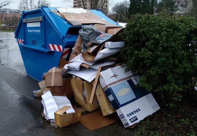 Papier-Container in Sinsheim: Kartonagen zerkleinern