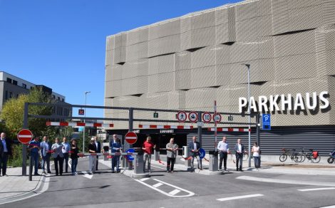 Groß, hell, freundlich und modern