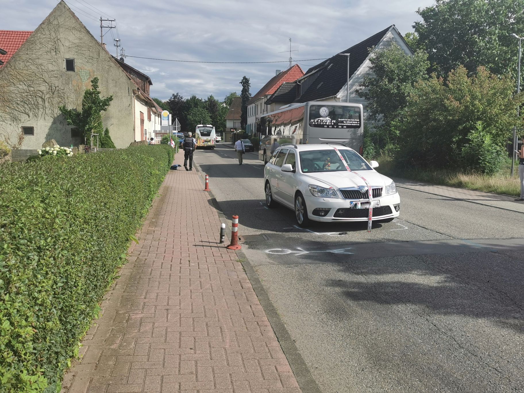 Zaberfeld (LK Heilbronn): Kind will Straße überqueren, wird übersehen und schwer verletzt