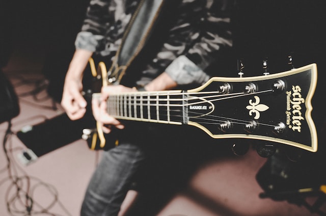 Das Gitarrenspiel beginnen – ein Ratgeber für angehende Gitarristen
