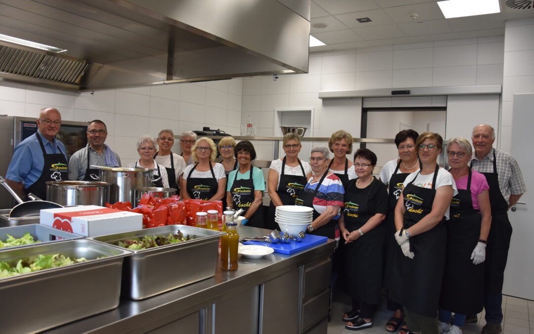 Oberbürgermeister Jörg Albrecht kocht