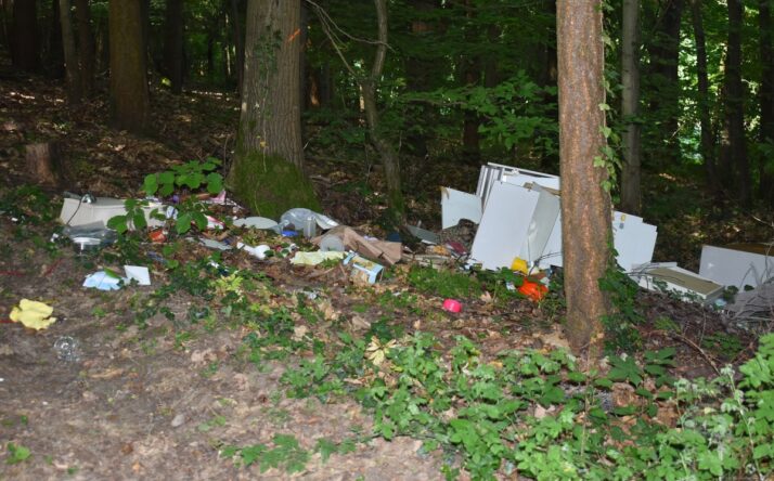 Neckarbischofsheim – illegal Müll abgeladen, Polizei sucht Zeugen