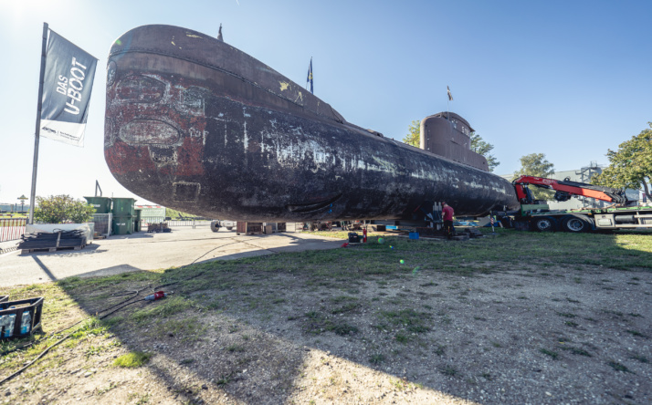 Drehen von U17 – die Spezialisten für Schwertransporte haben bereits einen neuen Plan