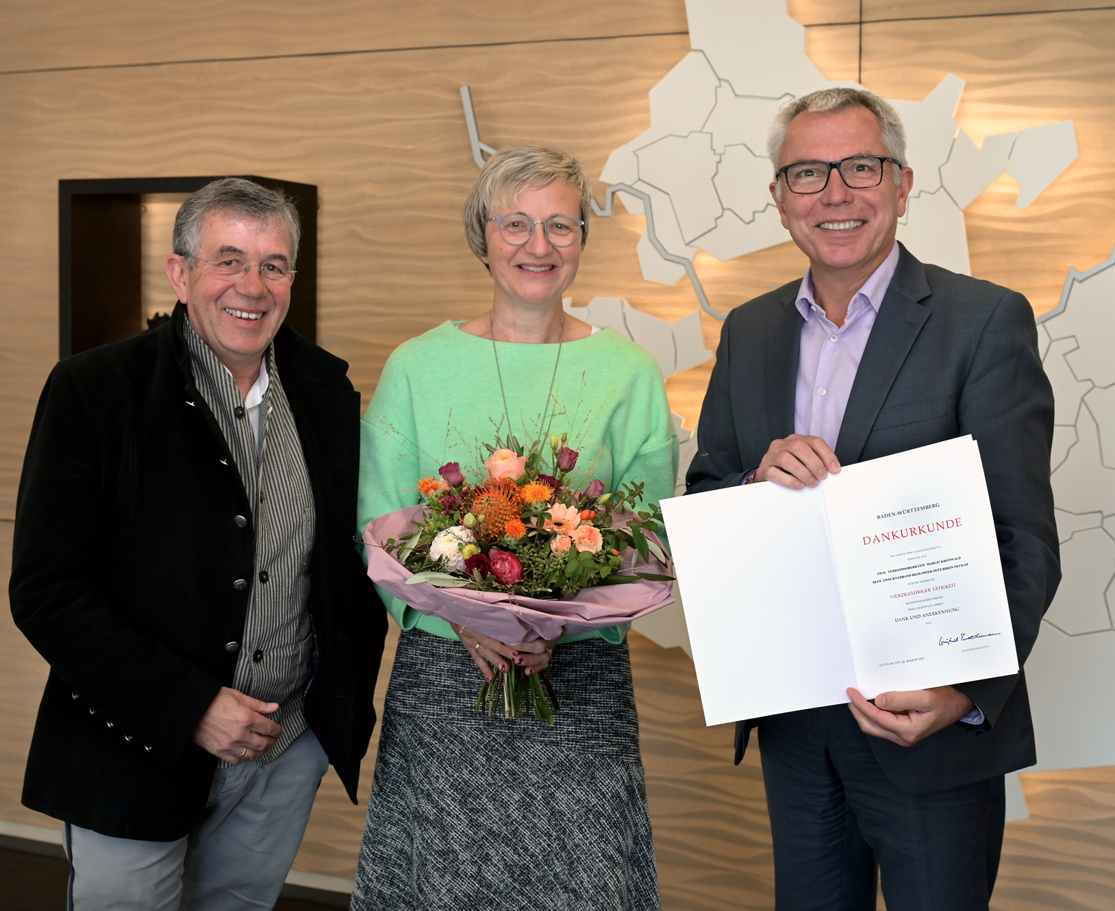 2023-10-19_Margit-Kronwald-für-40-Jahre-im-öffentlichen-Dienst-geehrt