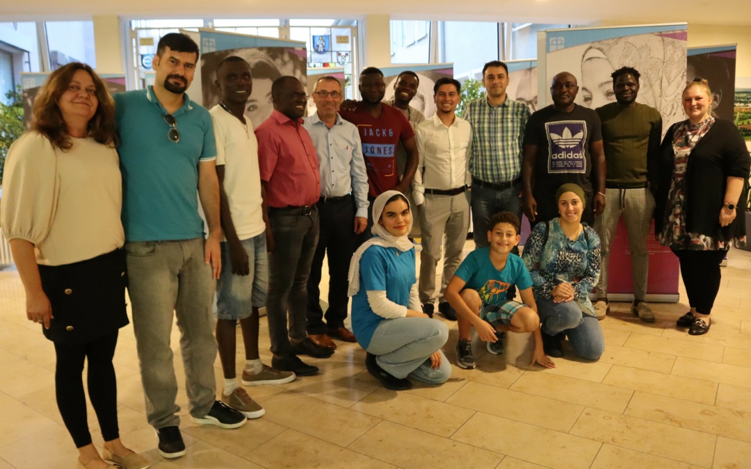 Ehemalige Geflüchtete berichten über ihren Werdegang