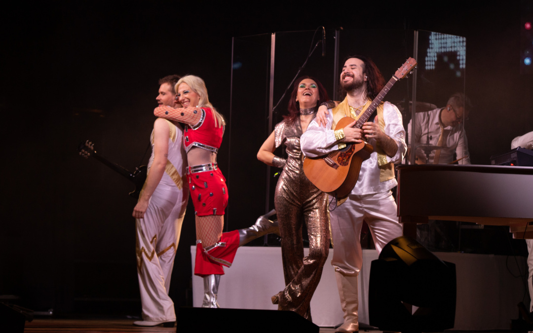 “Live performed by ABBAMUSIC”