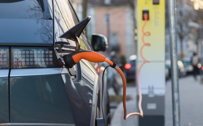 Finanzierung von Ladesäulen: Modelle, Fördermöglichkeiten und die Rolle der THG-Quote