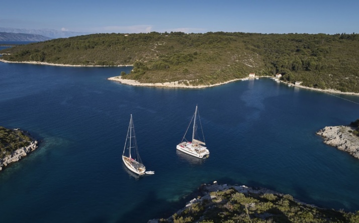 Romantischer Ausflug auf einem Katamaran für Paare in Kroatien