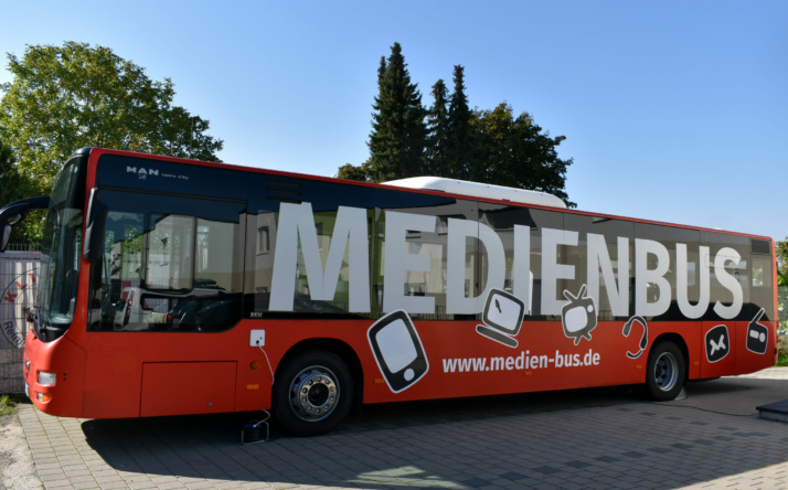 Der Medienbus macht Halt in Sinsheim