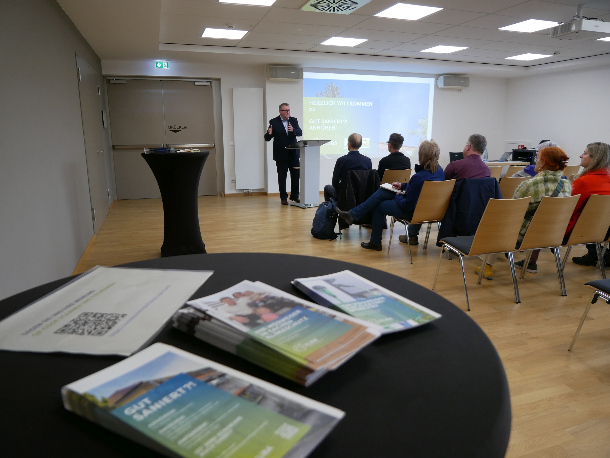Auftakt KLiBA-Aktion „Gut saniert?!“, Vortragsabend „Anhören!“, in Sinsheim am 15.04.24. Bild: Benjamin Jungbluth
