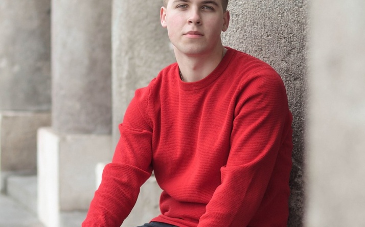 Zeitlose Eleganz: Warum der Wollpullover ein Must-have für jeden Herren ist