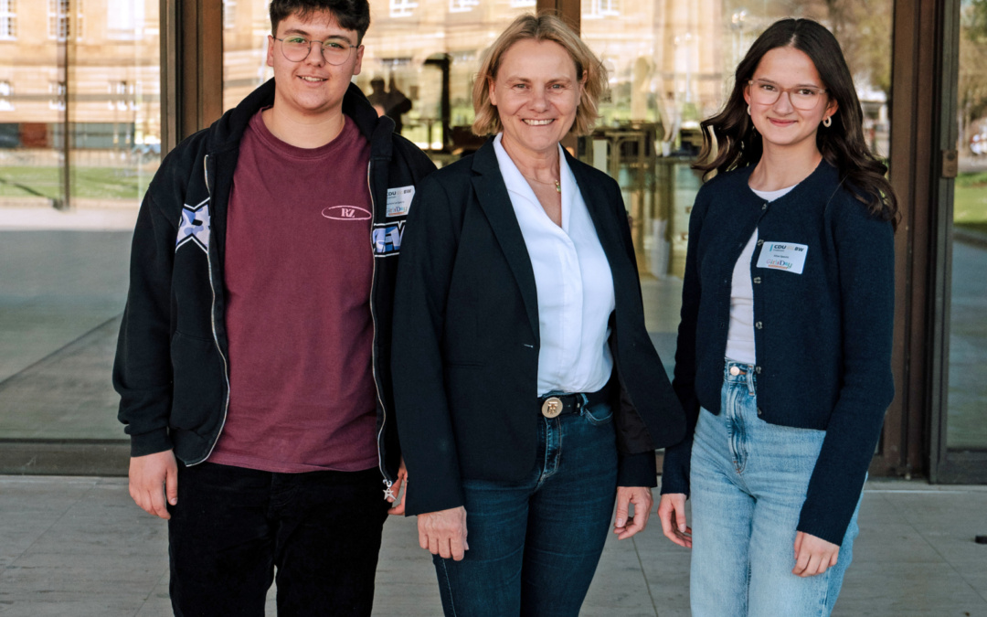 Girls´Day 2025: Christiane Staab MdL lud Aurora und Alisa zum Blick hinter die Kulissen des Landtags ein