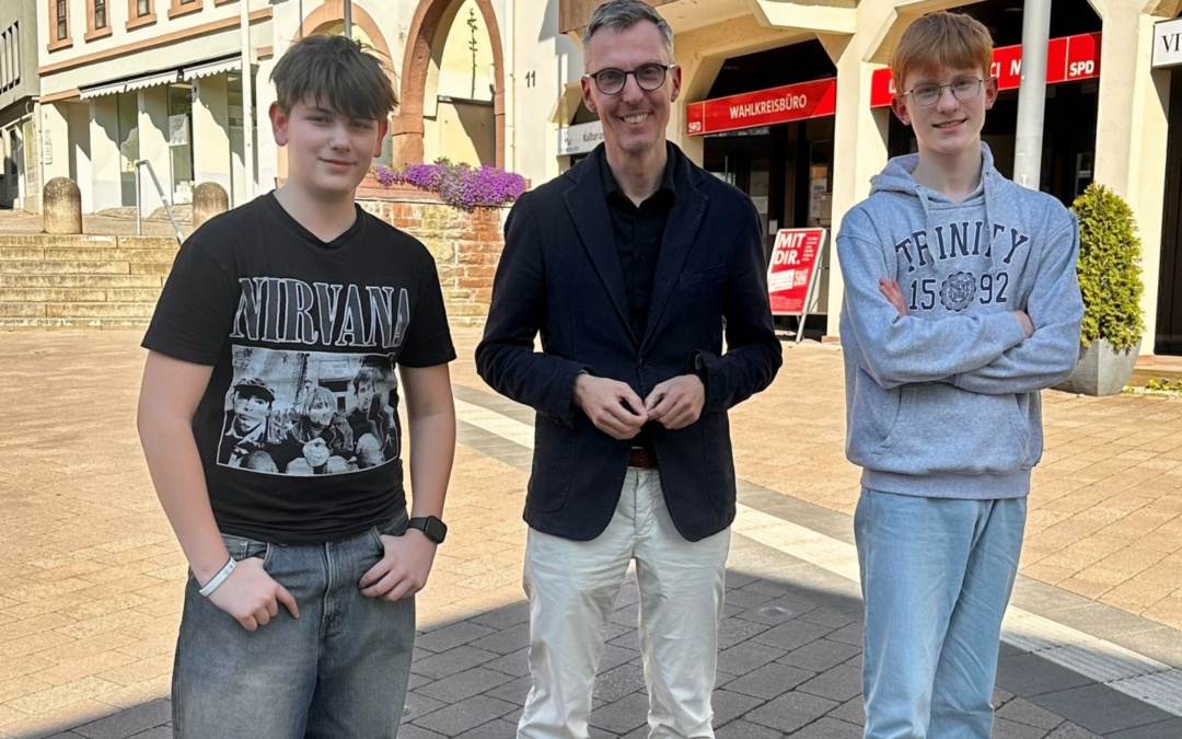 Boys‘Day 2025: Schüler aus Mauer und Walldorf begleiten Lars Castellucci durch den Wahlkreis