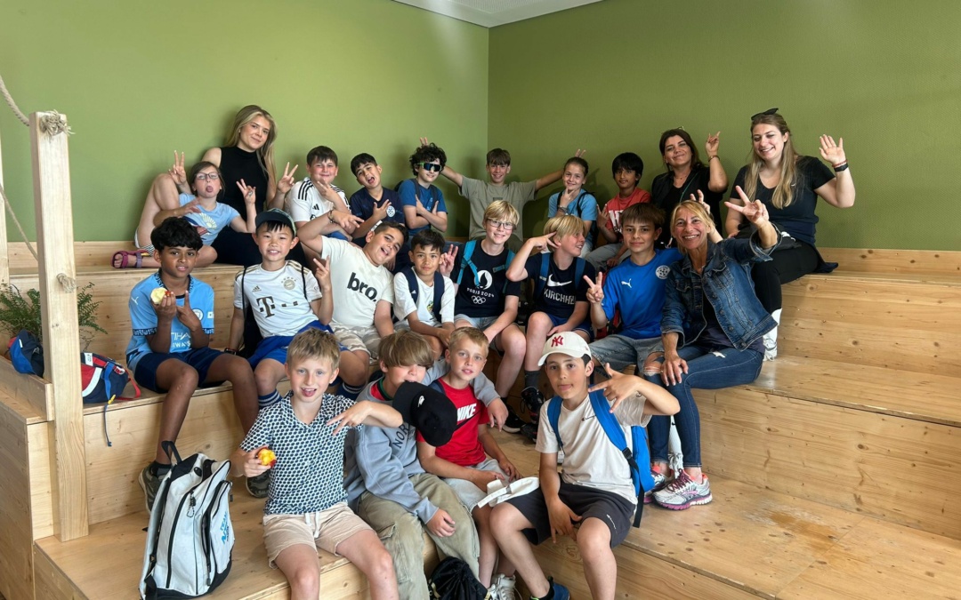 Feriencamp von verbindet Fußball und Forschung