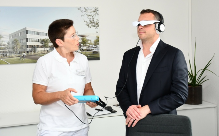 Innovative Videobrille reduziert Stress bei Operationen