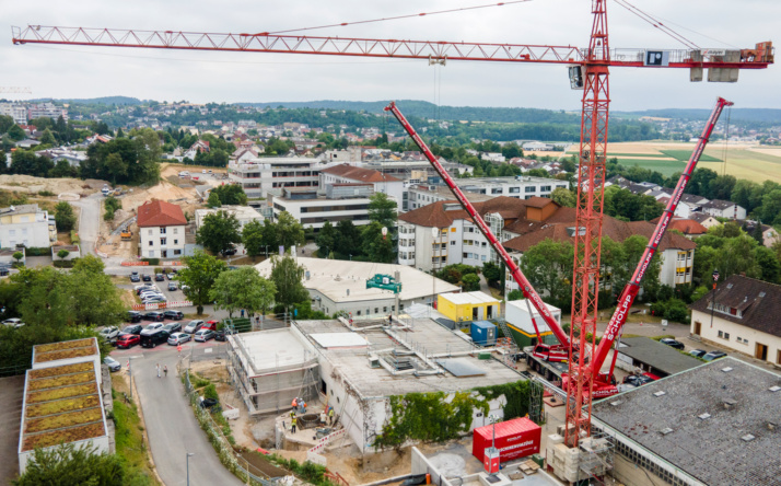Großkomponenten für neue Energiezentrale am Standort der GRN-Klinik Sinsheim eingetroffen