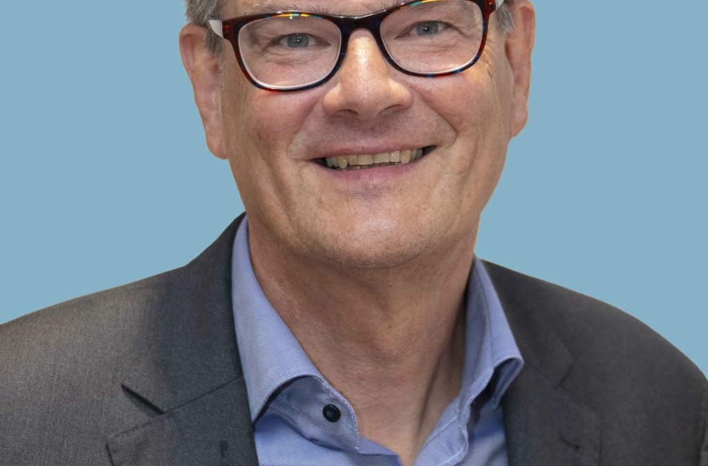 Landrat Stefan Dallinger verpflichtet Dr. Oliver Nürnberg aus Mühlhausen als neuen Kreisrat