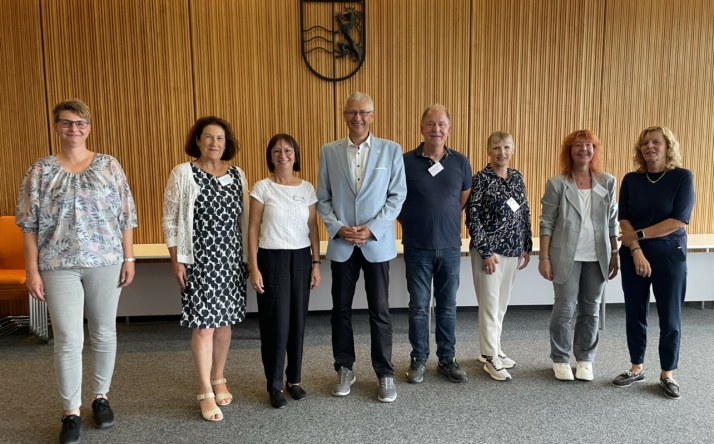 Erster Landesbeamter Stefan Hildebrandt verabschiedet fünf Mitarbeitende in den Ruhestand