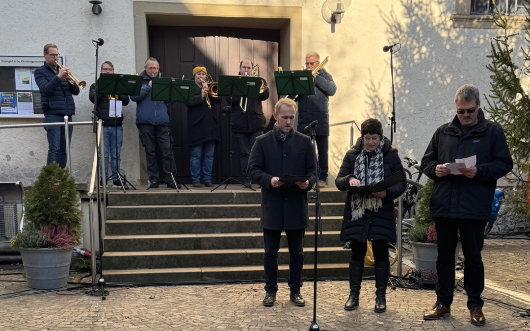 Traditioneller Weihnachtsmarkt am ersten Adventswochenende