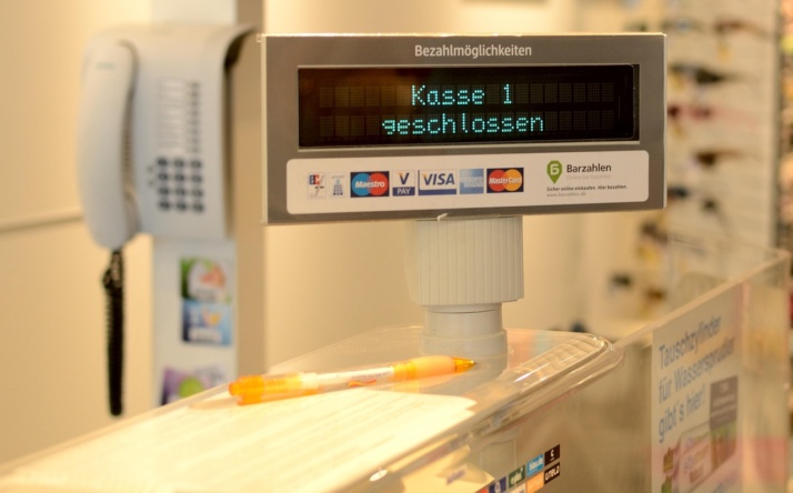 Was sind die Vor- und Nachteile von Selbstbedienungskassen?