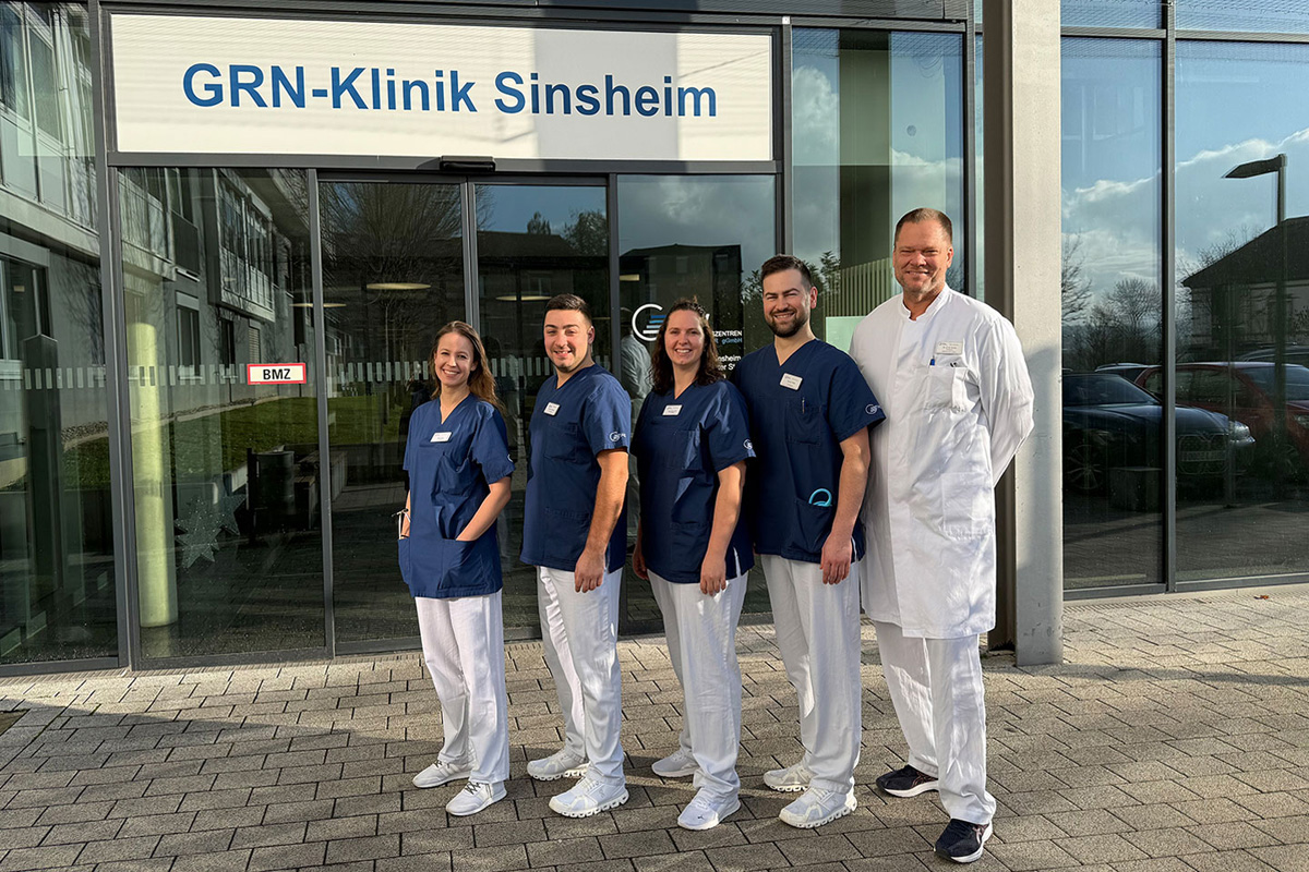 GRN-Klinik_Sinsheim_Pjler_mit_Dr.Fuchs GRN-Klinik Sinsheim
