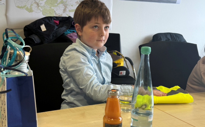 Siebenjähriger Micha Ambiel bei der Stadt bewerbon