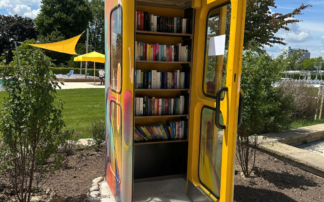 Telefonzelle als Büchertauschregal