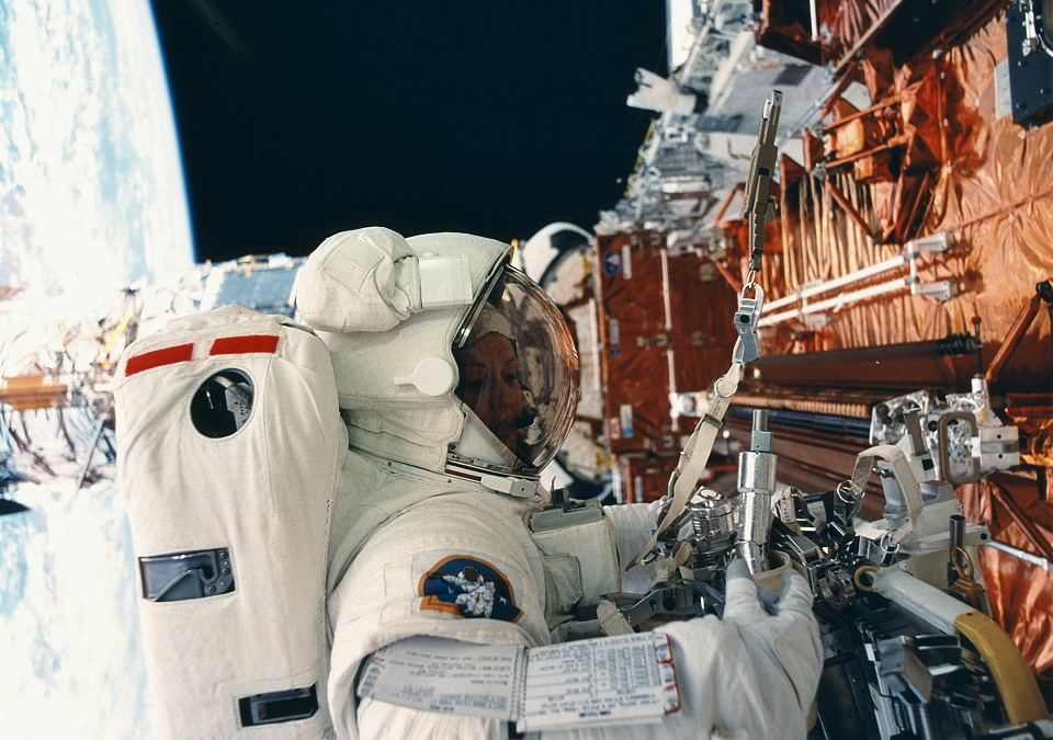 NASA-Astronautin Kathryn Thornton berichtet von ihren Erlebnissen im All