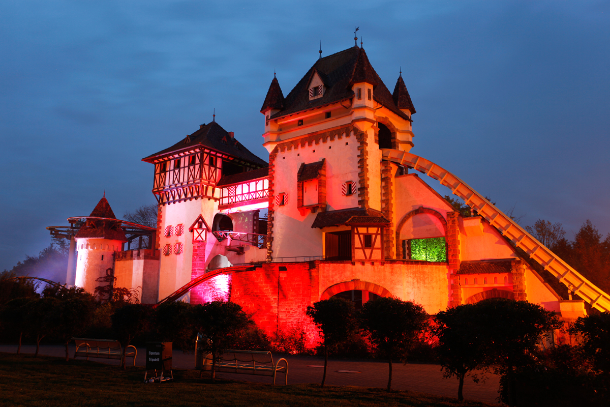 Burg Rauhe Klinge_beleuchtet Altweibernächte